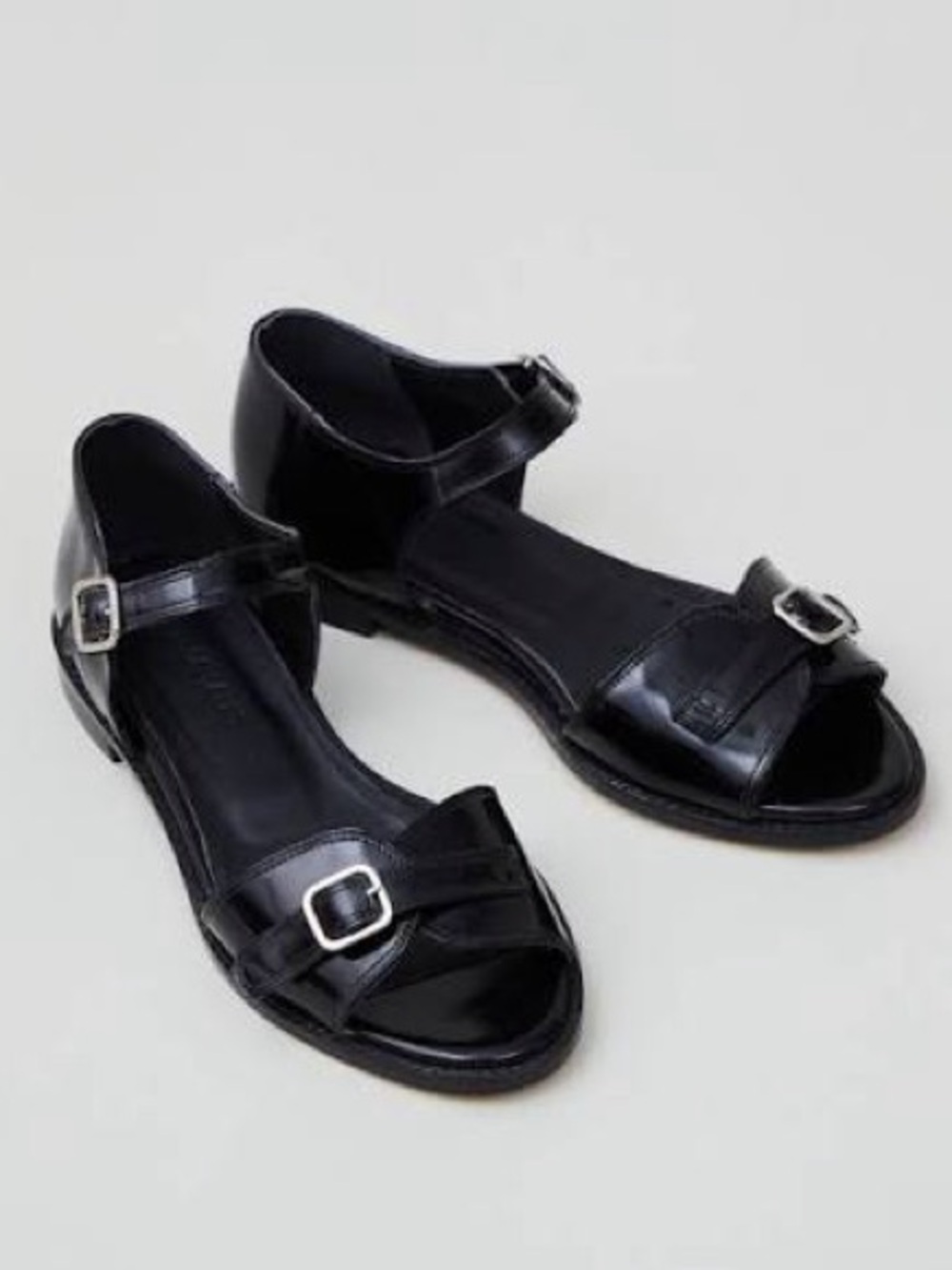 New/Never Worn Remy Sandal